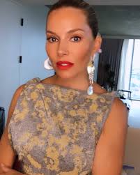 Sienna Miller Wore This Exact Foundation To The Oscars