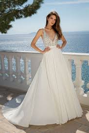 In fashion and art, it represented elegance, glamour. 1920 S Wedding Dresses Vintage Designs With Added Gatsby Glam Confetti