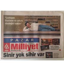 Milliyet Gazetesi Pazar Eki 10 Mart 2002 - Modacılara Göre Politikacılar  Nasıl Giyinir GZ22841