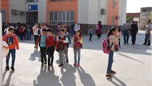 Yüz yüze eğitime geçişin ilk adımı 1. Okullar Ne Zaman Kapanacak Yuz Yuze Egitim Ne Zaman Baslayacak Ntv