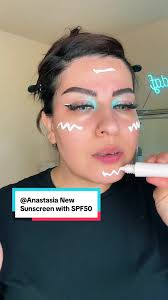 Descubre el nuevo bloqueador solar SPF50 de Anastasia