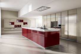 Cuisine Design Par Armony Cucine Cuisine Brillante Avec Ilot Et Mur D Armoires Idee Cuisine Cuisine Cuisine Brillante