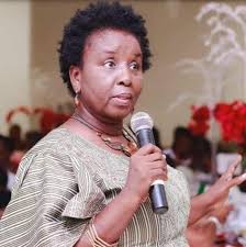 Condolences to the family and friends 🙏🏿 this one real sad Fly hi aunty  😥😥😥