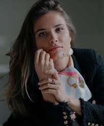 Anna Bard's Instagram, Twitter & Facebook