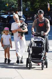 Pink Shows Off Her Slim Post Baby Body While Out With Her Family Pink Singer Celebrity Moms Carey Hart