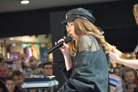 Anyone i want to be, żyj, bunt. Koncert Roksany Wegiel W Rybnik Plaza Zdjecia Na Wystep Roxie Przybyly Tlumy Rybnik Nasze Miasto