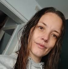 Hello everyone, how to make twisted 260 balloon stay twisted🤔it was  popping back untwist. Thank you.