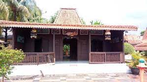 Sebetulnya terdapat 3 jenis rumah adat betawi lainnya selain rumah kebaya. Rumah Adat Betawi Nama Keunikan Gambar