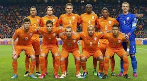 Zahlreiche junge, talentierte spieler finden sich im kader von „oranje wieder, der von innenverteidiger und kapitän virgil van dijk angeführt wird. Fussball Niederlande Droht Bei Em 2016 Die Zuschauerrolle Sky Sport Austria