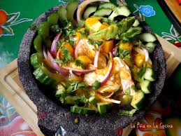 Especial en el que el menú cambia por temporada: Aguachile De Camaron Con Mango Spicy Shrimp With Mango La Pina En La Cocina