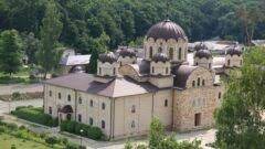 Descoperiti cele mai importante destinatii cu manastiri din romania, reunite în cea mai bogată colecție de locuri faine de vizitat din românia. MÄƒnÄƒstirea ZÄƒbriceni OferÄƒ Cazare GratuitÄƒ Medicilor Din Cadrul Spitalului Raional EdineÈ› AntrenaÈ›i In Lupta Cu Covid 19 Portalul Moldova OrtodoxÄƒ Portalul Moldova OrtodoxÄƒ