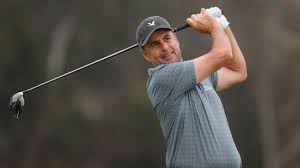 Russell henley plays a shot from a bunker on the 17th hole during the first round of the us open at torrey henley made three birdies and a bogey on both the front and back nines to set the pace. Emft8oh2z1jnem