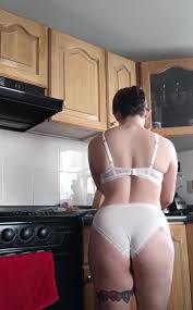 Ennid Wong toys sex - Kinky play using her favorite gadgets