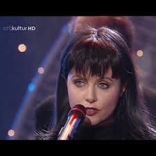 Sarah Brightman 90s Throwback Music Video featuring 'Fly' by Chris Thompson
