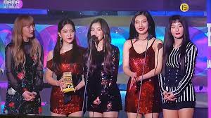 Wow they make sure everyone get 1 award i dont know but where is blackpink? Here Are The Winners Of The 2017 Mnet Asian Music Awards Mama In Hong Kong Soompi