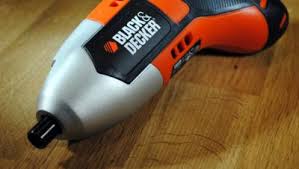 Doch schauen wir uns den egbl14k 14.4v einmal genauer an und werfen einen blick auf die wichtigsten daten: Black Decker Bdcs361 Gyrodriver Akkuschrauber Test Elektrowerkzeug Test 2021