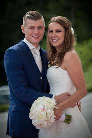 Seine wertschätzung für ihre entscheidungen. Aww Toni Kroos Macht Seiner Frau Jessica Diese Susse Liebeserklarung Ok Magazin