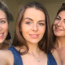 Fiona Lowe (@fiona_lowe)