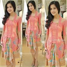 Dulunya memang, gamis sendiri merupakan pakaian khusus orang tua dikenakan. 92 Foto Model Kebaya Remaja Kristen Inspiratif