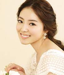 Pin By Ido Wedding On Korean Wedding Hair Makeup Asian Bridal Makeup Amazing Wedding Makeup Natural Wedding Makeup