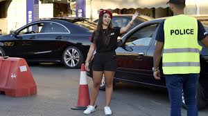 Für diesen indikator bietet die weltbank daten für libanon von 1997 bis 2019. Brummana Libanon Frauen In Hotpants Regeln Strassenverkehr Welt