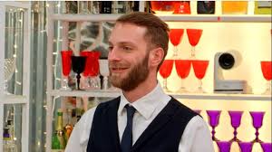 Oggi mi pare ci siano le condizioni per fare nuove aperture di attività economiche e rilanciare il nostro turismo. Chi E Mauro Cipollone Barman Di Primo Appuntamento Eta Moglie Figli