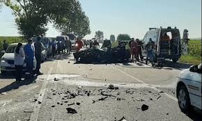 Politistii au deschis un dosar penal pentru vatamare corporala din culpa pe numele unuia dintre soferii celor doua autobuze implicate in accidentul rutier produs in noaptea de joi spre vineri in localitatea argeseana vulturesti, in care 14 persoane au fost ranite. Accident Grav La IaÈ™i Impactul A Fost Devastator O PersoanÄƒ A Murit Alte Trei Sunt RÄƒnite