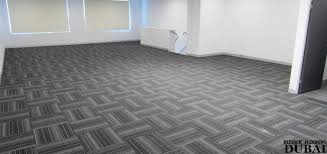 Vinyl carpet tiles rugs are textile floor coverings that give a homely and pleasant feel to the rooms. Buy Best Vinyl Carpet Tiles In Dubai Abu Dhabi Al Ain Uae Best Prices Installation Sale 25