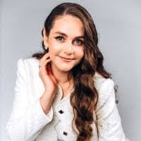 Emma Faust's Instagram, Twitter & Facebook