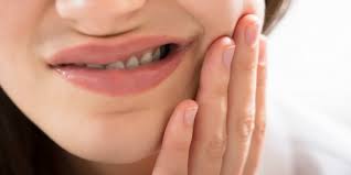 Namun ada juga cara mengobati sakit gigi dengan cara alami. 12 Cara Menghilangkan Sakit Gigi Berlubang Dengan Cepat Dream Co Id