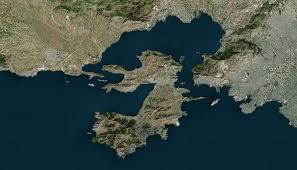 Περίστροφο πυροβόλο όπλο εντοπίστηκε σε παραλία. Salamina Ayth Einai H Monadikh Akatallhlh Paralia