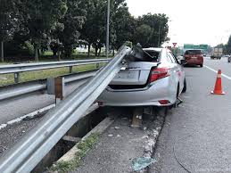 Mgkin disebabkan jalan licin & kerosakkan kereta adik sgt teruk. Lebih Dari 21 000 Kemalangan Hari Raya Ini Gohed Gostan