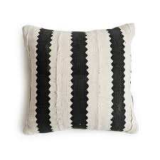 Handcrafted from authentic african mud cloth, these white mud cloth pillows bring an element of style, but also warmth. Striped Zig Zag Mudcloth Pillow Furniture Design Mix Gallery