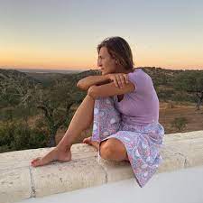 We did not find results for: Caras Fatima Lopes Conta A Historia De Saia Que Tem Ha 40 Anos