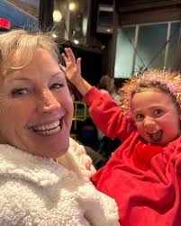 Perfectly read double up ~ @peter_mel 🐺 ~ Has to be one of the best 2-60  foot wave surfers in the world. . Peter is