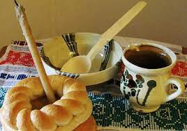 In sambata rusaliilor, se pomenesc mosii de vara, unul dintre cele mai importante momente dedicate. MoÈ™ii De IarnÄƒ Sambata MorÈ›ilor TradiÈ›ii Folclor Romanesc