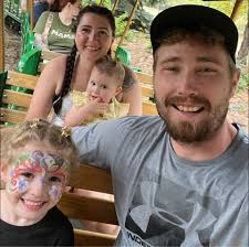 When I first got my 2004 4.0 I6 I had a fuel economy of 25.0 mph but over  the almost 2 and a half years I've owned it I've seen it slowly