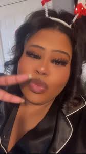 Heeeey my fellow lady sneaker heads! Just wanted to introduce myself. My  name is Cediree but everyone calls me Cee-Cee. I'll be 31