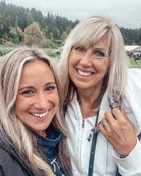 Chelsea Bollman's Instagram, Twitter & Facebook