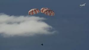 Artemis II Crew Successfully Splashes ...