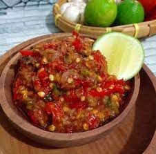 Sambal is a chili sauce or paste, typically made from a mixture of a variety of chili peppers with secondary ingredients such as shrimp paste, garlic, ginger, shallot, scallion, palm sugar, and lime juice. Resep Sambal Untuk Rawon Rasanya Jadi Makin Nikmat Dan Lengkap