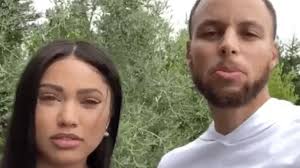 In part one of her exclusive interview with hellobeautiful, the beautiful wife of steph curry dishes on her expanding lifestyle. Steph Curry S Wife Ayesha Curry Reveals New Body After Alleged Plastic Surgery Pics Popularsuperstars Steph Curry S Wife Ayesha Curry Reveals New Body After Alleged Plastic Surgery Pics