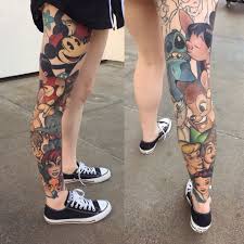 Ich hab vor 5 jahren im merchandise gearbeitet, und es gab einige maedels mit tattoos am bein, die haben dann einfach ein pflaster oder eine binde. Disney Leg Sleeve Tattoo Novocom Top