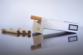Le paquet neutre a été motivé par le simple fait que les avertissements sanitaires textuels ou visuels seront plus visibles sur un fond neutre. Paquet Neutre A Quoi Ressemblent Les Nouveaux Paquets De Cigarette