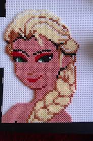 Pixel Art En Perle Hama La Reine Des Neiges En Perles A Repasser Perles Hama Hama Beads Disney Perle