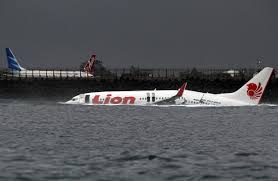 Indonesia jet carrying 62 goes missing on domestic flight. Pilot Errors Blamed For 2013 Lion Air Jet Crash In Indonesia Wsj