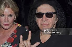 Shannon Rock's Instagram, Twitter & Facebook