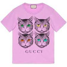 Upon the front flap cover sits the gucci engraved teal leather tab, two external velcro fastened pockets on both sides and one reverse slit pocket, which also fastens with a velcro tab. Gucci Mystic Cat And Guccy Print T Shirt 595 Liked On Polyvore Featuring Tops T Shirts Ready To Wear Sweatshirts T S Cat Tee Shirts Cat Print Cat Tee