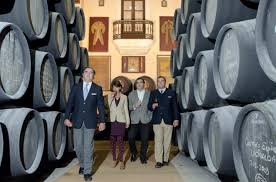 Visita de las bodegas marqués del real tesoro y cata de sus vinos para cuatro personas por 19,95 € en vez de 50 € bodegas real tesoro y valdespino quiere que conozcas sus instalaciones y sus caldos. Los Hijos Del Vino Revista Escaparate