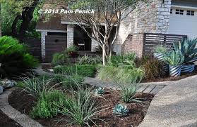 Water Saving No Lawn Garden Of Cyndi Kohfield Digging Xeriscape Front Yard Low Water Landscaping Front Yard Lawn And Garden